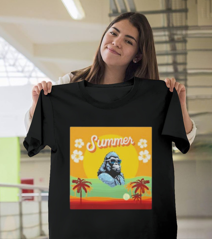 Summer Gorilla Beach Palm Trees Sun Vintage Retro T-Shirt