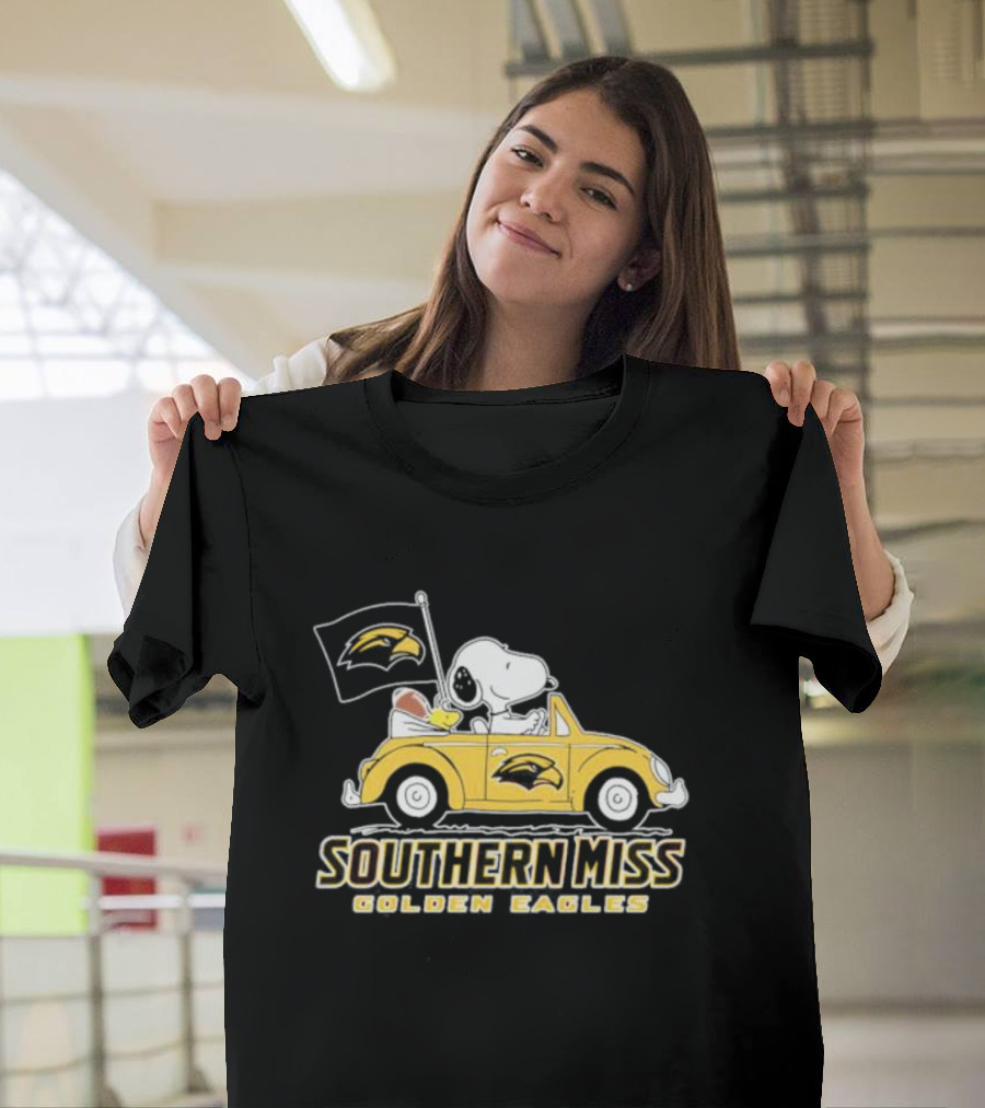Southern Miss Golden Eagles Snoopy And Woodstock Driving Car T-Shirt
