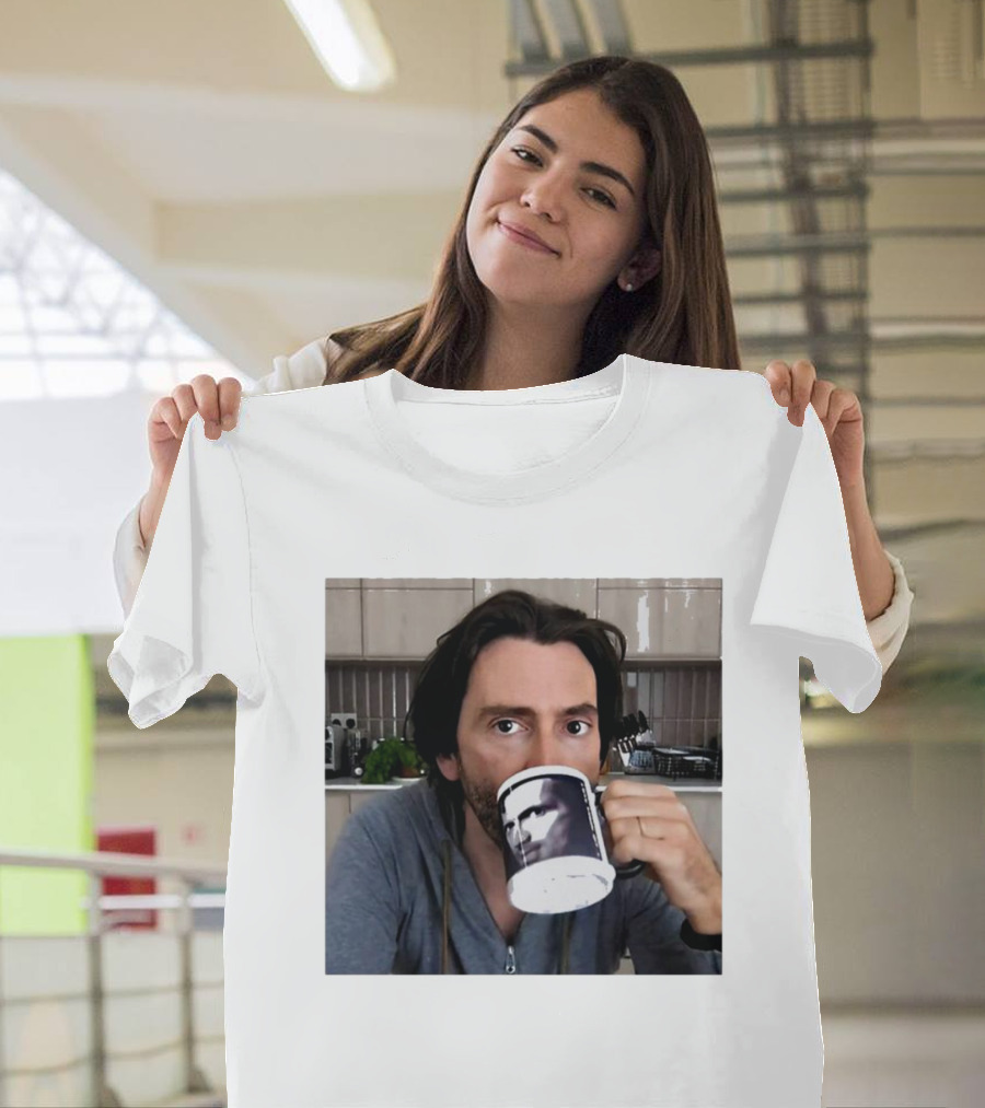 David Tennant Drinking from Mug with David Tennant Image T-Shirt