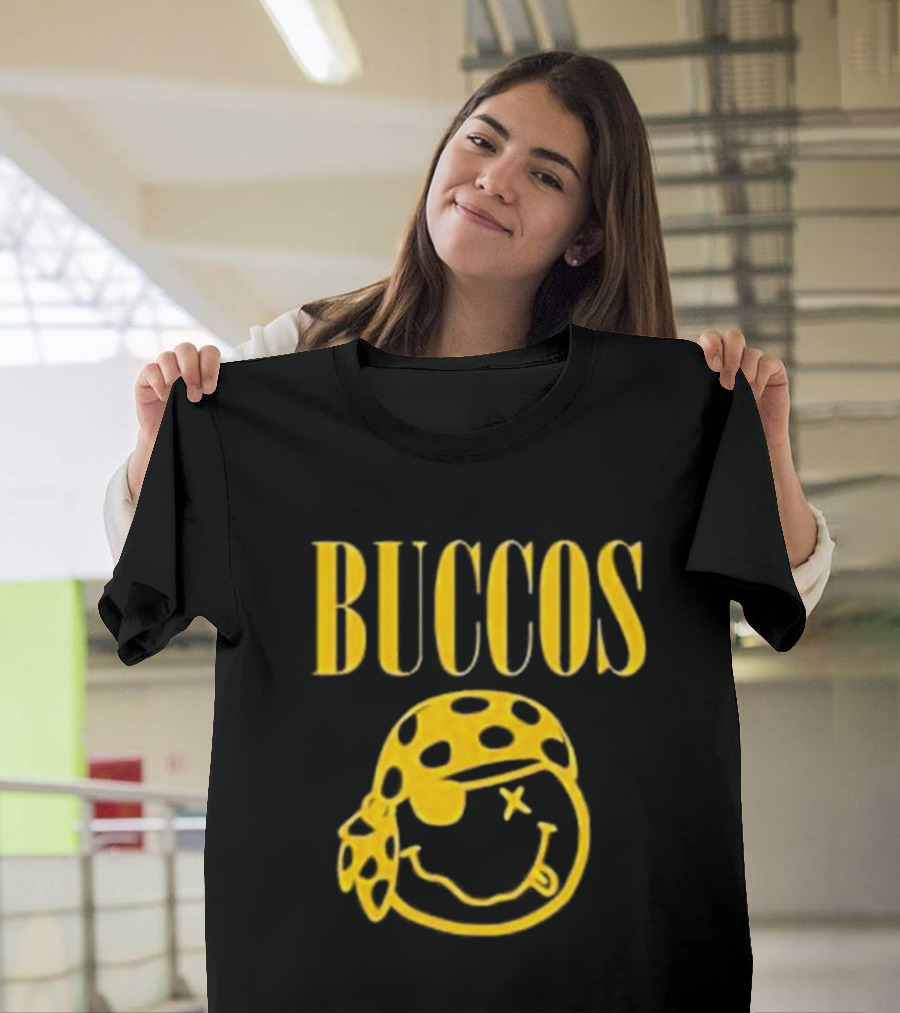 Buccos Smiling Pirate Logo Pittsburgh Pirates T-Shirt