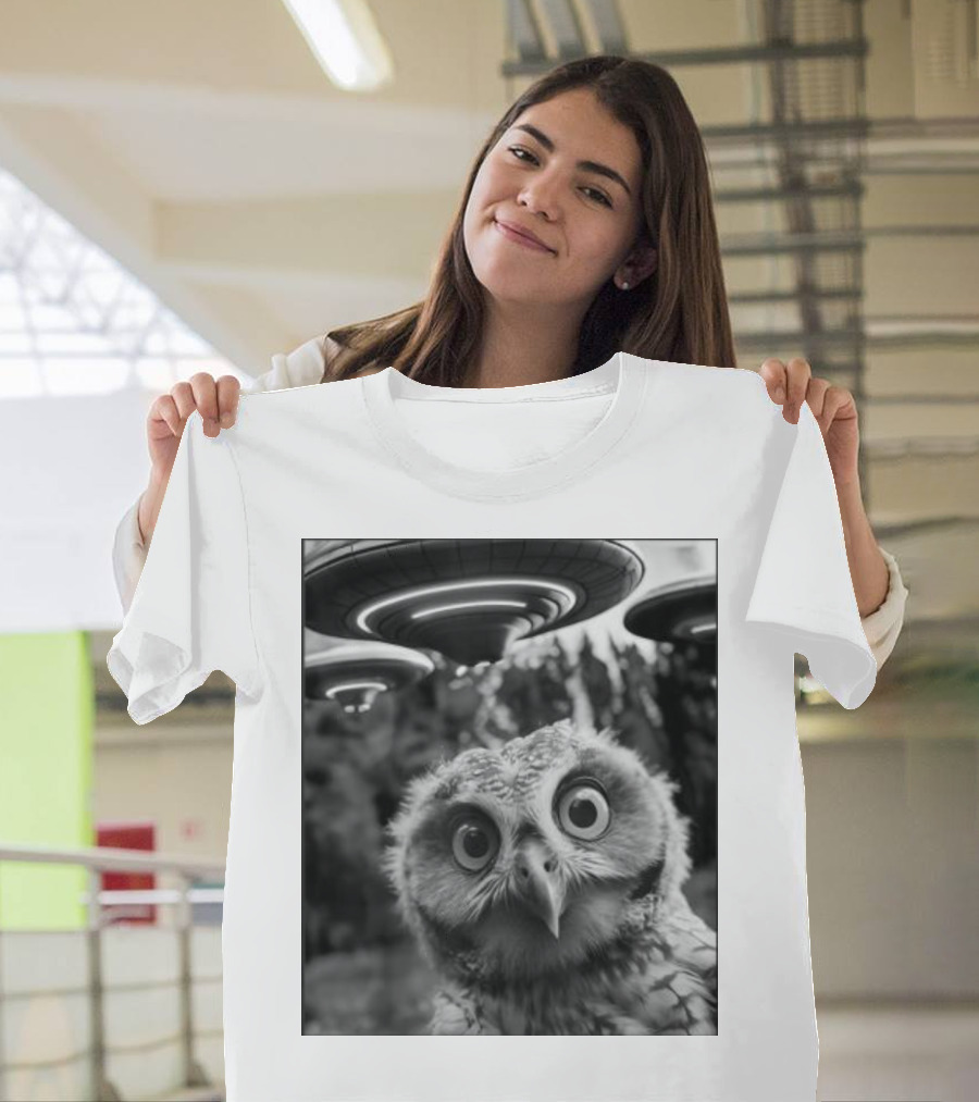 Owl Selfie with UFOs Weird Spaceship Encounter T-Shirt