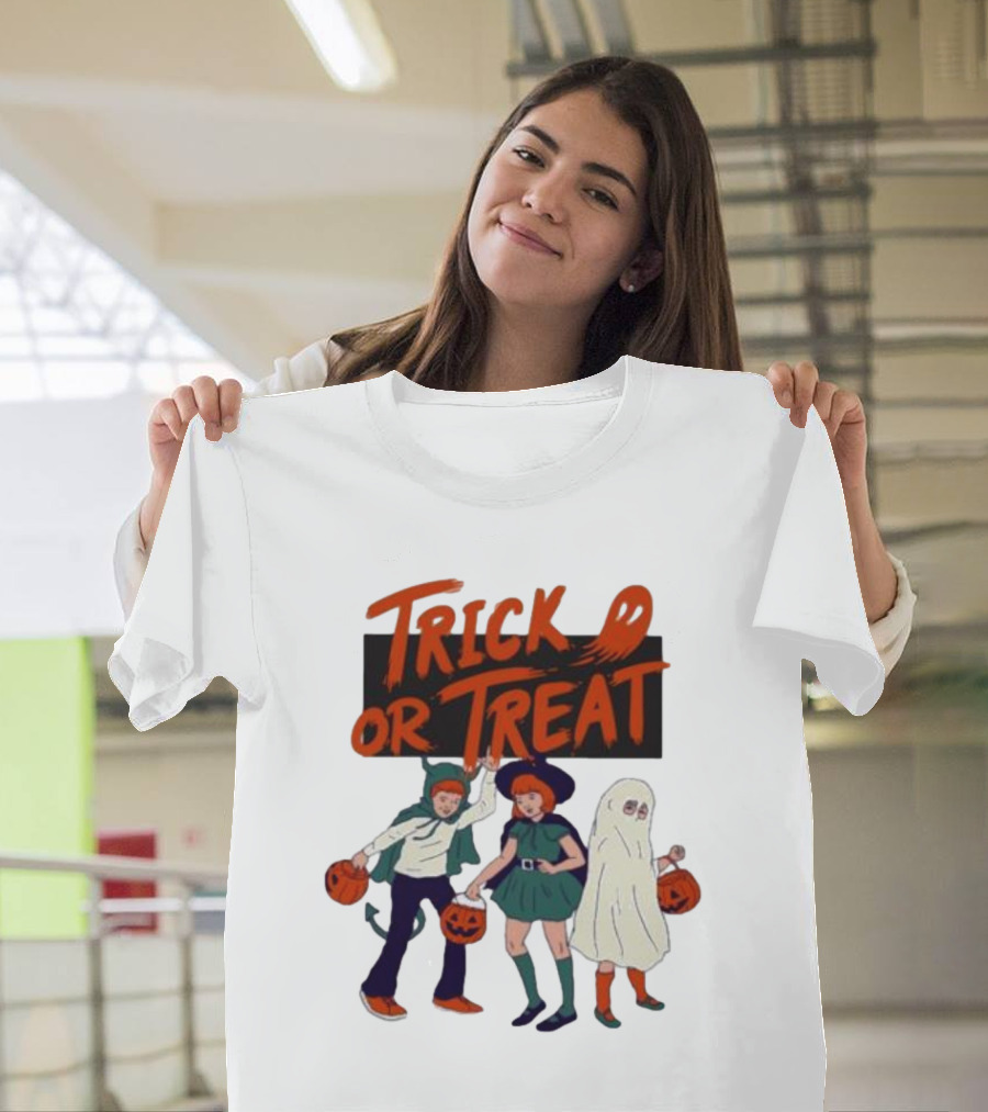 Trick Or Treat Friends In Halloween Festival With Pumpkins Ghost Costume T-Shirt