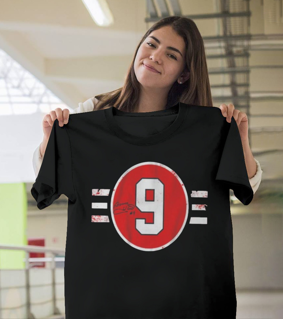 Chicago Blackhawks Bobby Hull Signed Number 9 T-Shirt