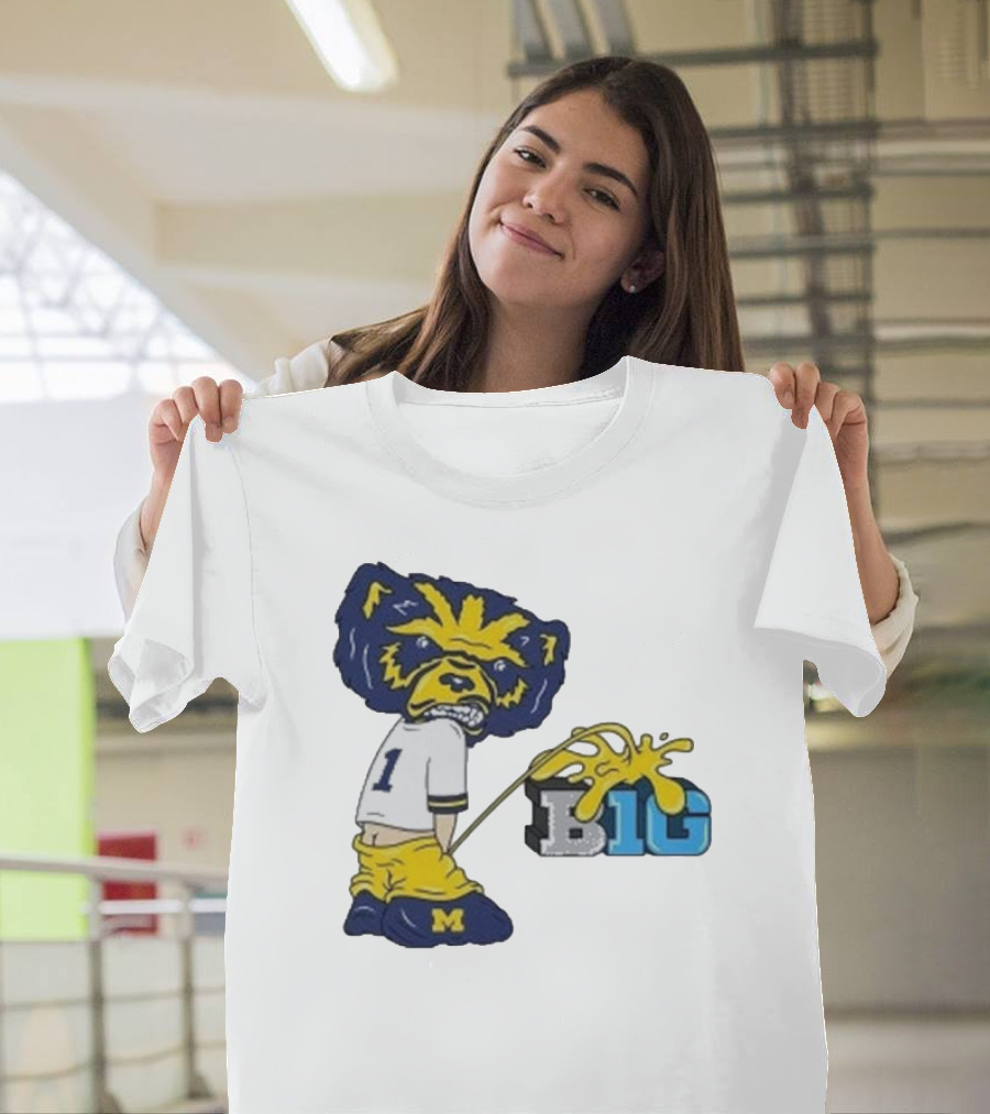 MI Wolverine Mascot Pissing on Big Ten Logo T-Shirt