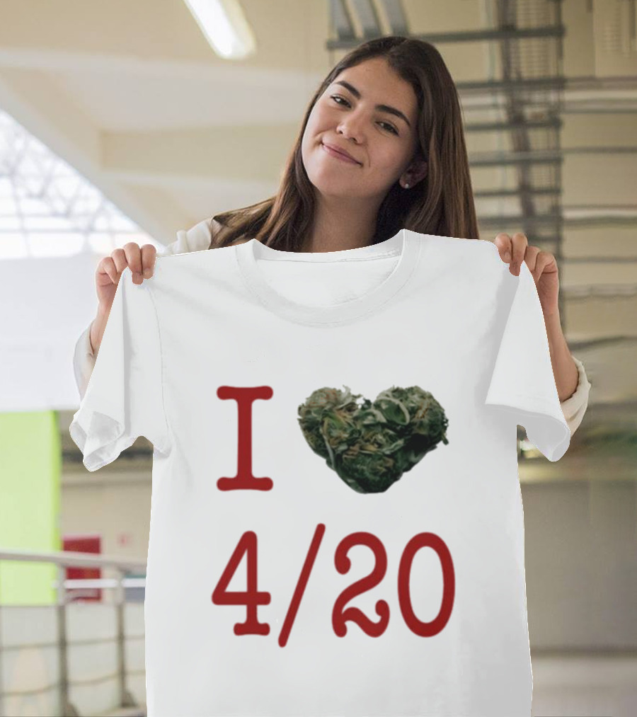 Rihanna Wearing I Heart 4/20 Day T-Shirt