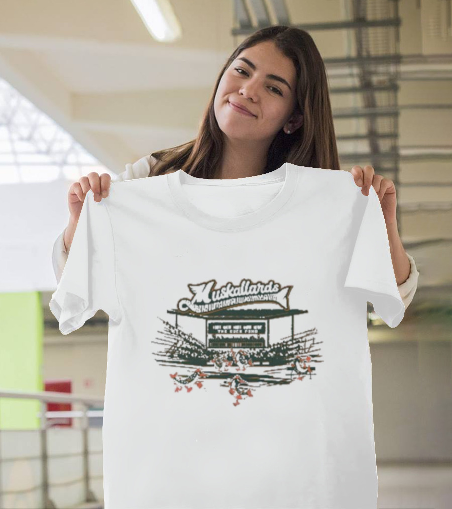 Muskallard Stadium Pocket Sand Retro Sports Venue T-Shirt