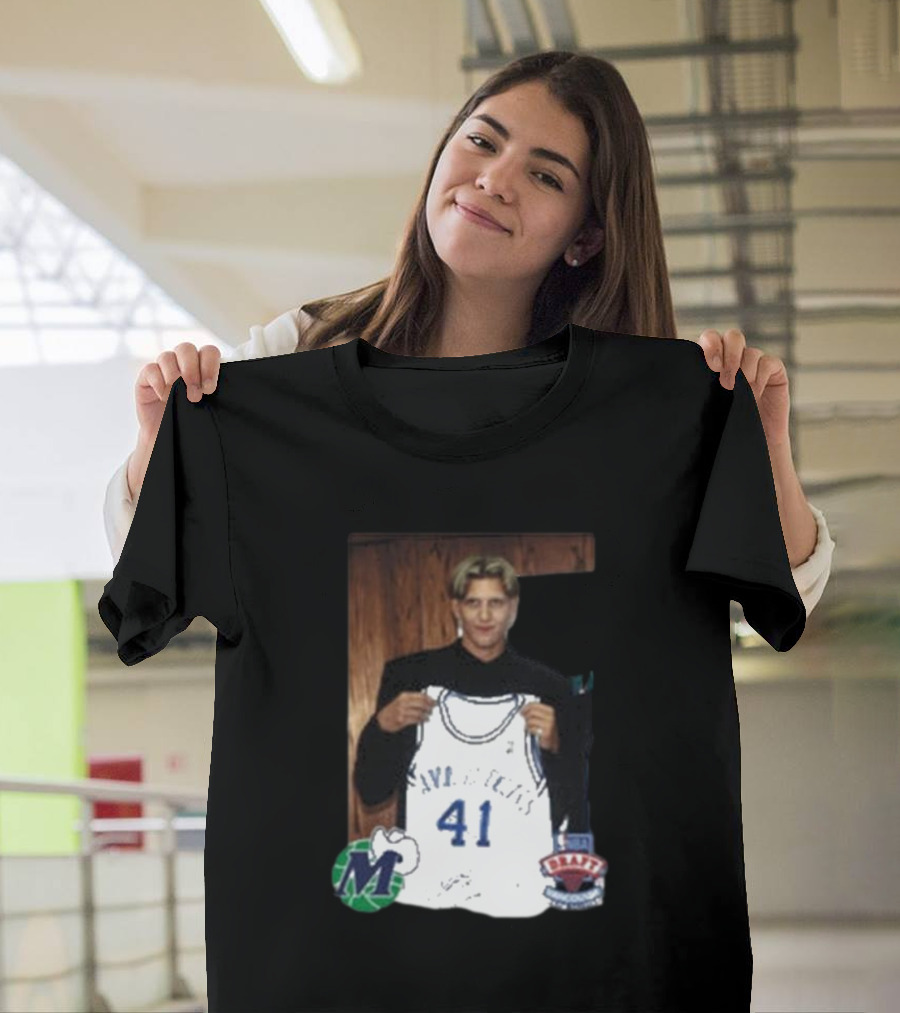 Luka Doncic Dirk Nowitzki Mavericks 41 NBA Draft Jersey Photo T-Shirt