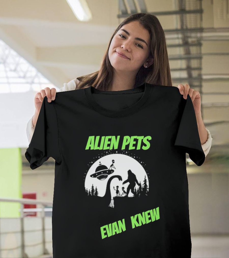 ALIEN PETS EVAN KNEW UFO BIGFOOT AND DINOSAUR SCENE T-Shirt
