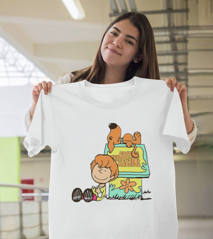 Scooby Doo And Shaggy Rogers Snoopy Style Mystery Machine T-Shirt