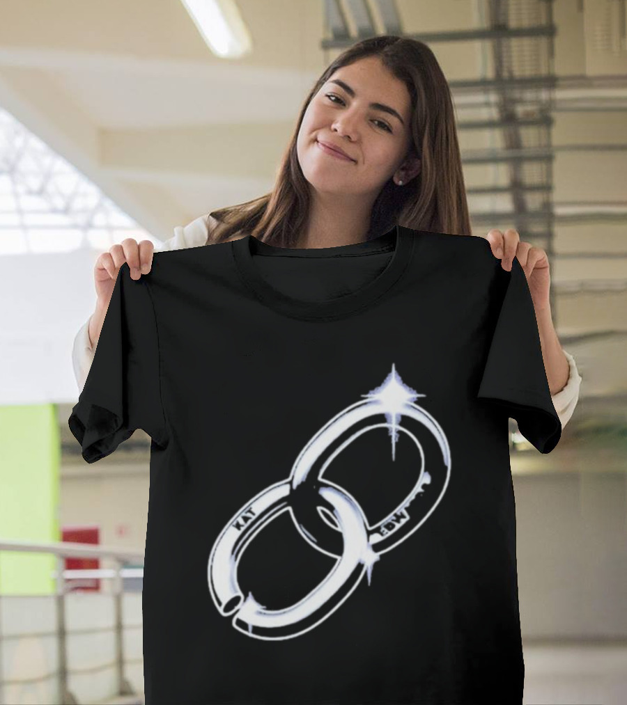 Kat Edwards Broken Link Chain T-Shirt