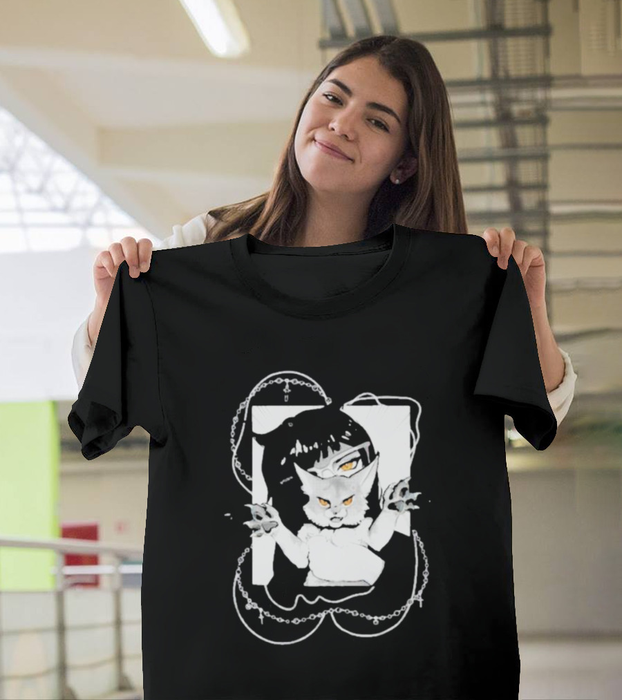 Aspens Cat Attack White Cat and Chains T-Shirt