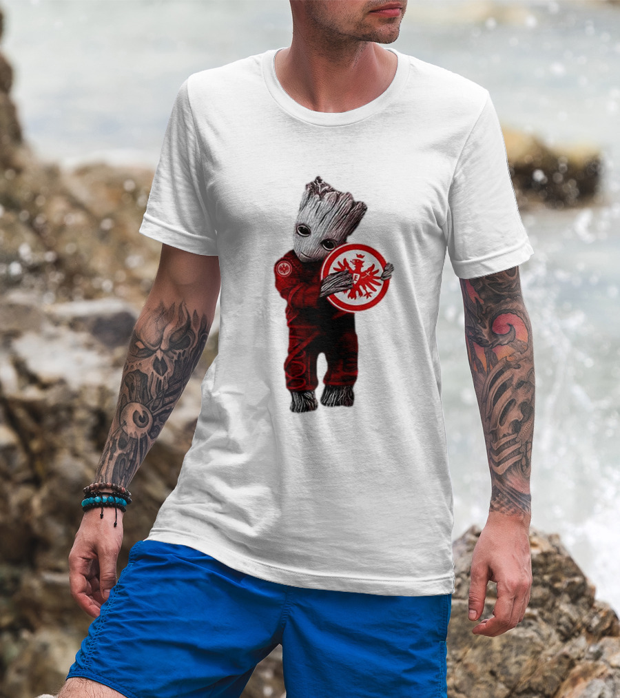 Baby Groot Hugging Eintracht Frankfurt Emblem T-Shirt