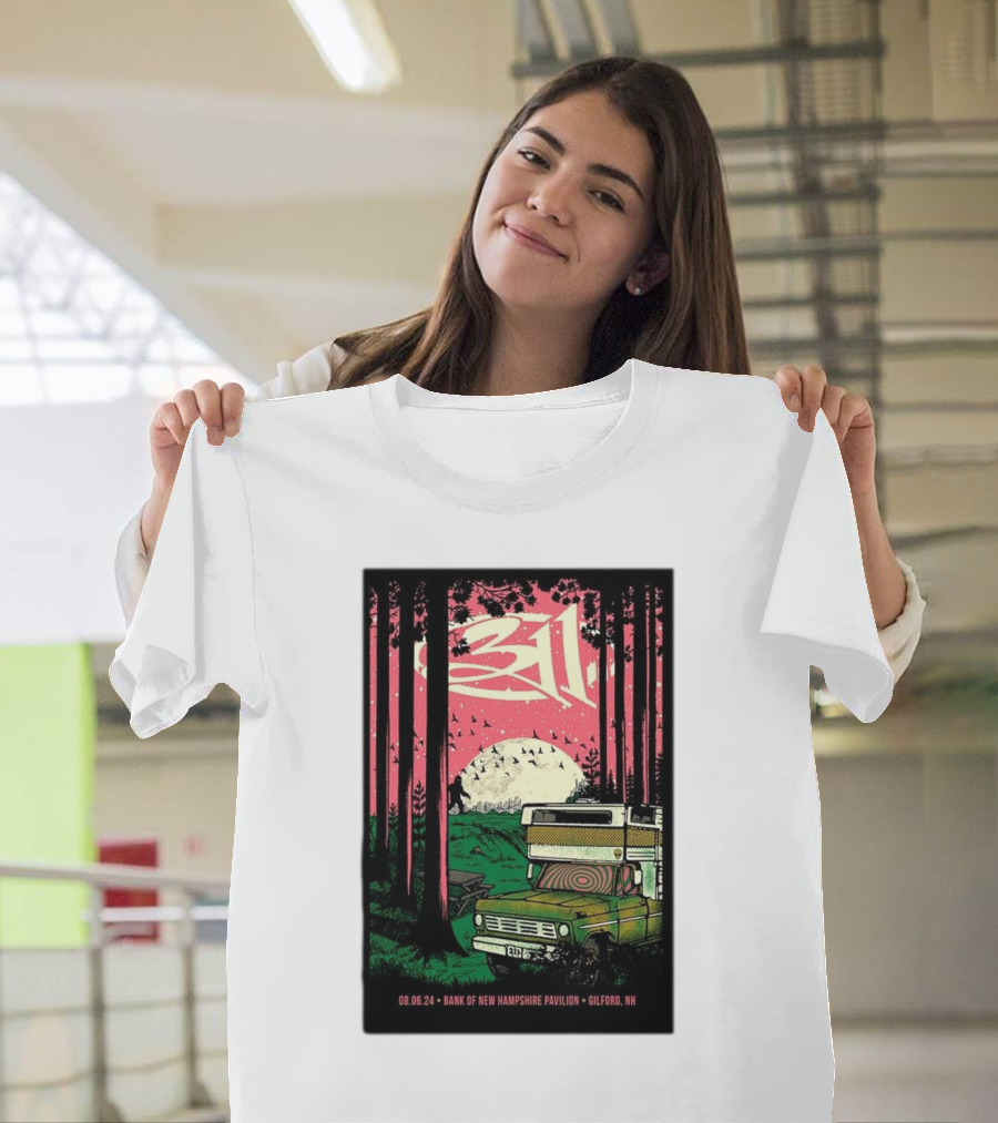 311 Band Bank of New Hampshire Pavilion Gilford NH August 06 2024 Vintage Camper Scene T-Shirt