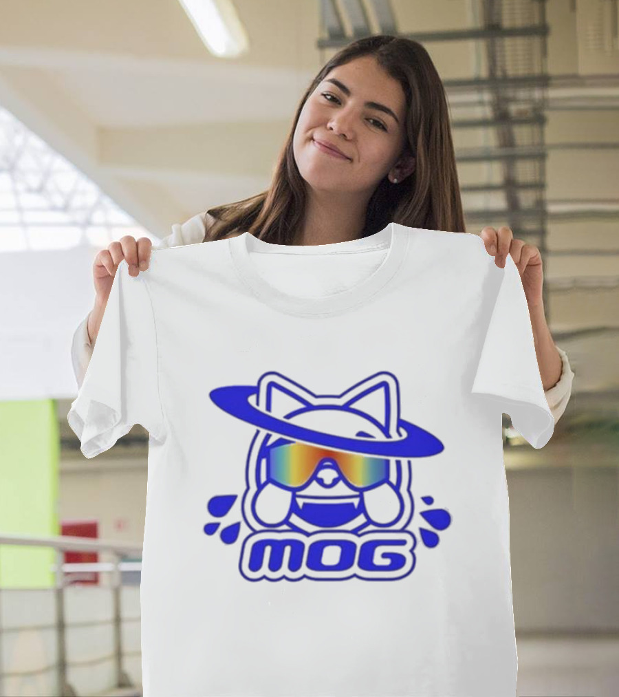 Mog Rainbow Gradient Spectacles Cat with Blue Outline Orbital Halo T-Shirt