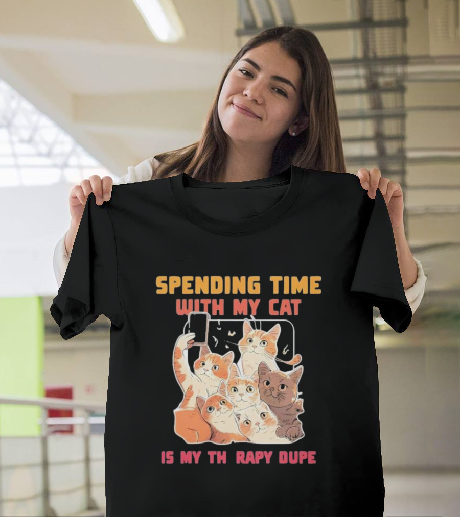 Spending Time With My Cat Is My Therapy Dupe Vintage Cats Taking Selfie T-Shirt