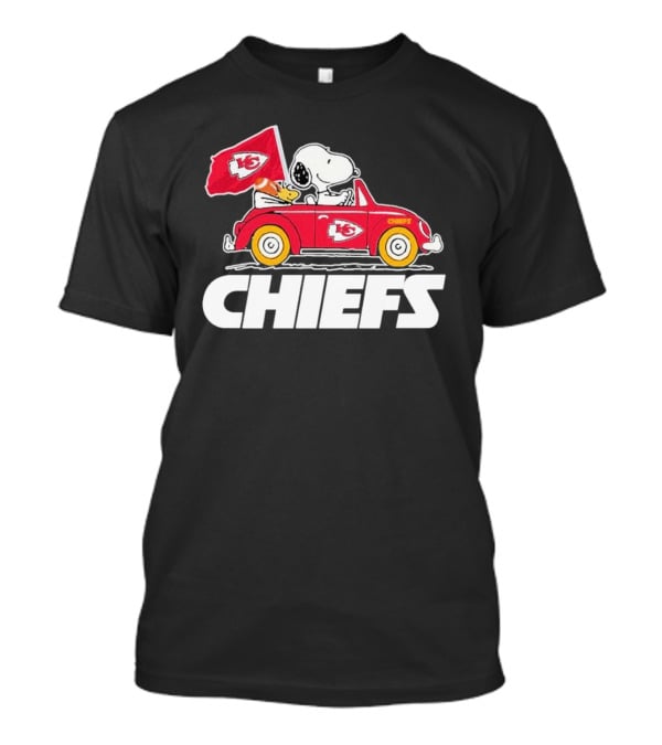 Snoopy Kansas City Chiefs Car With Flag T-Shirt