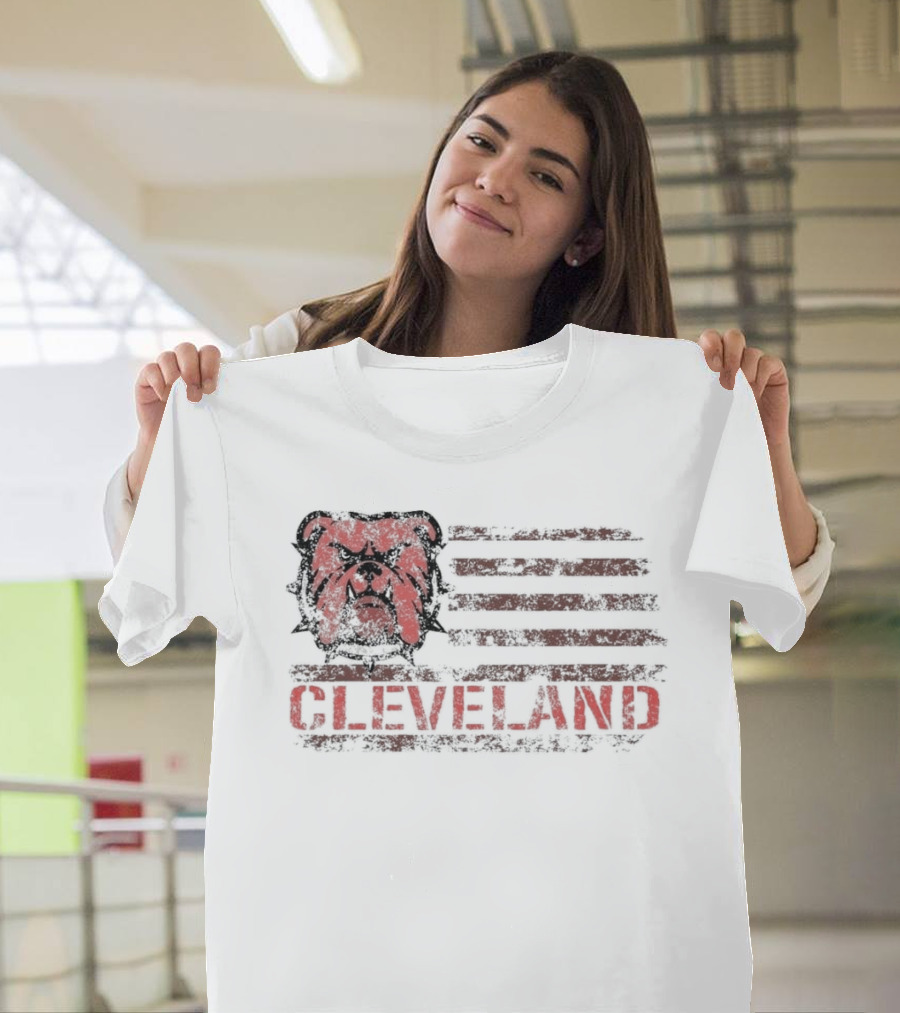 Cleveland Ohio Retro Vintage Classic Patriotic Bulldog Flag T-Shirt