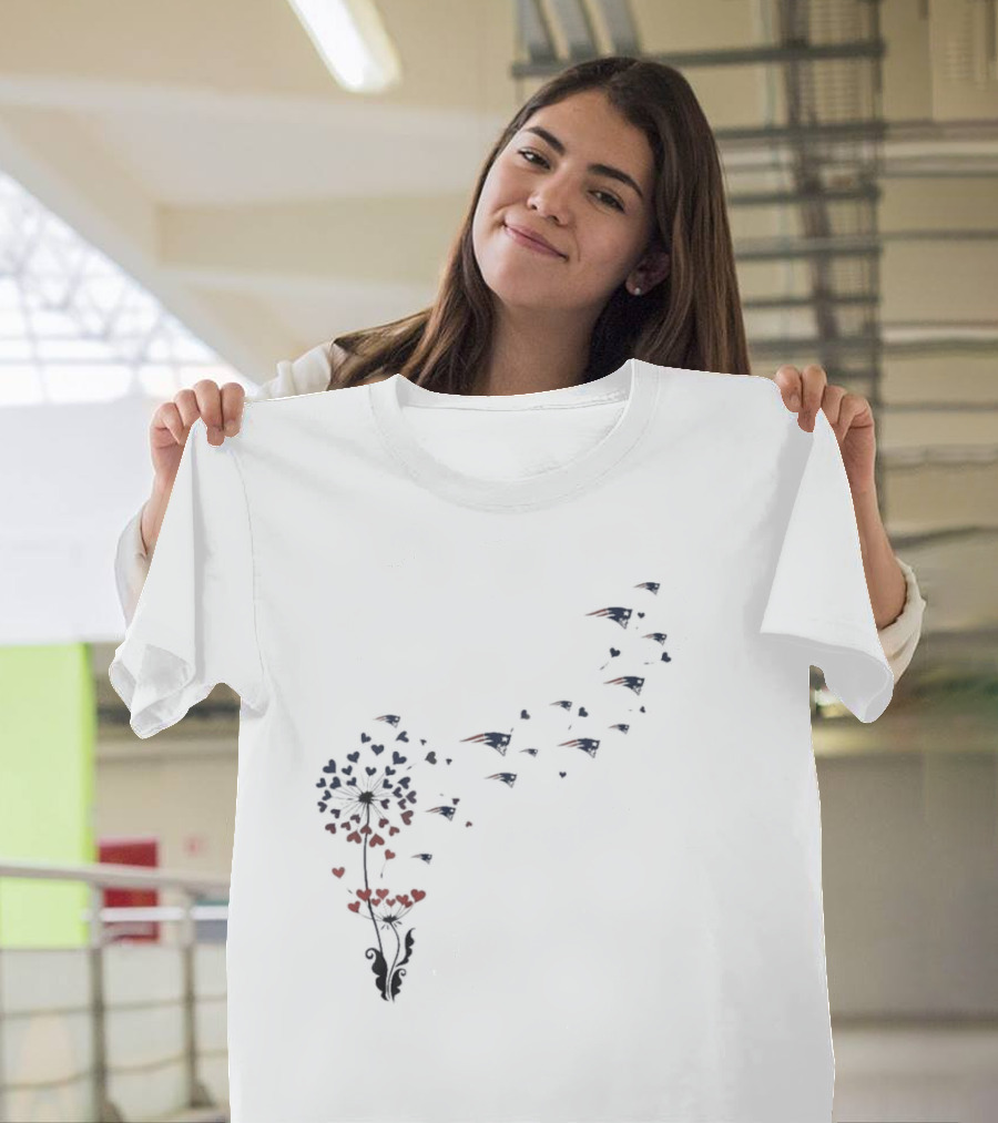 New England Patriots Floral Dandelion Hearts Blossoming Football Fan T-Shirt