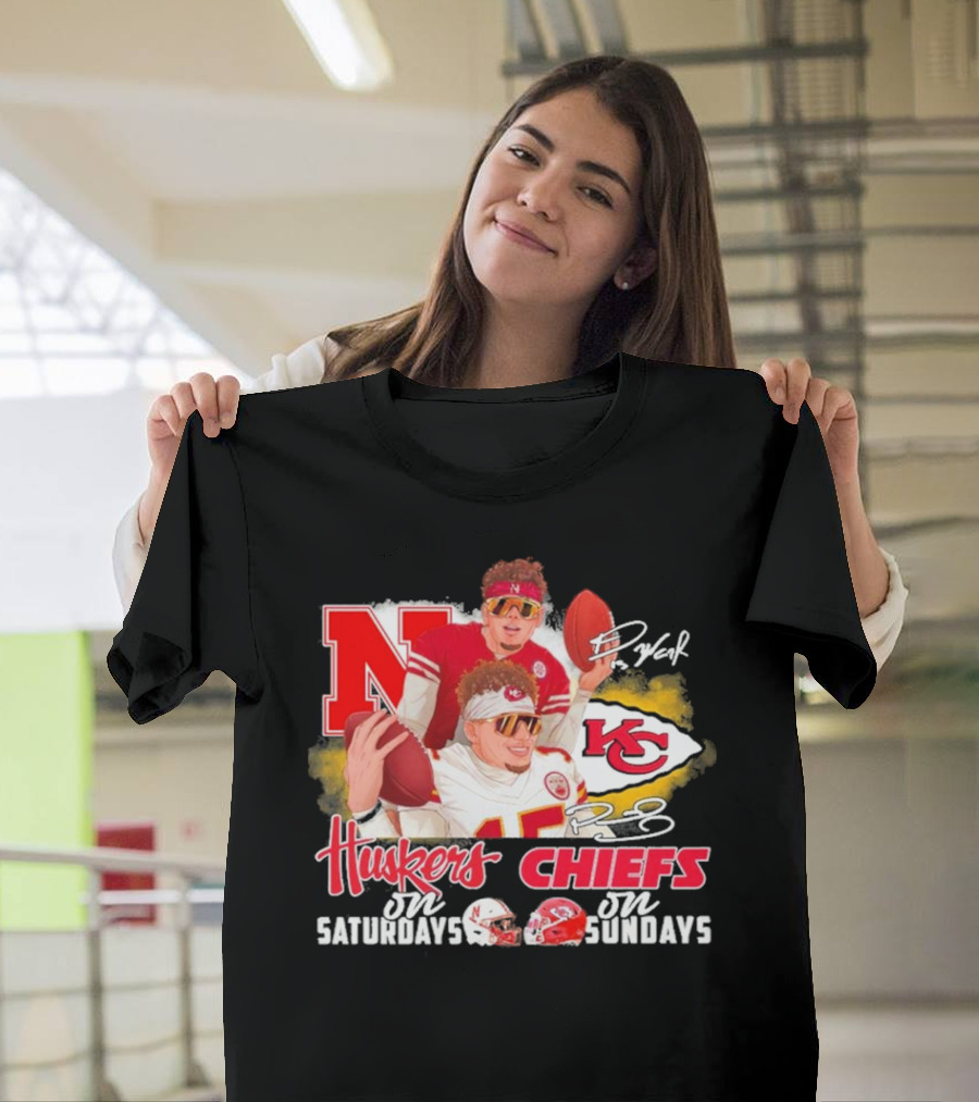 Friends Raiola Mahomes Huskers Saturdays Chiefs Sundays Signatures T-Shirt