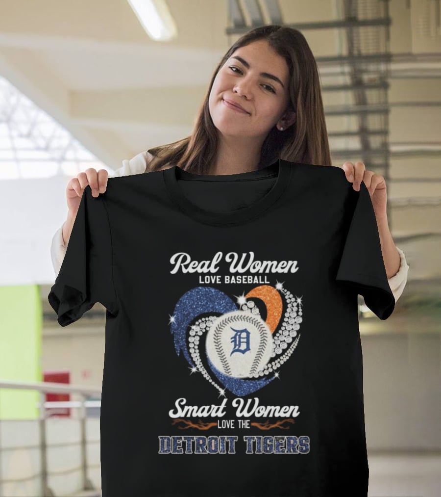 Real Women Love Baseball Smart Women Love The Detroit Tigers Diamond Heart T-Shirt