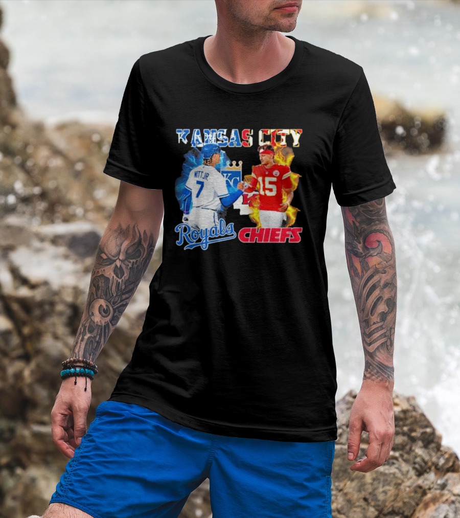 Kansas City Royals Bobby Witt Jr Shake Hands Chiefs Patrick Mahomes T-Shirt