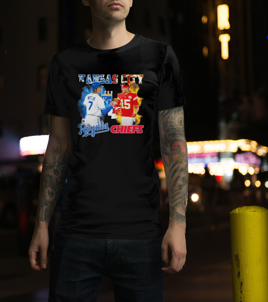 Kansas City Royals Bobby Witt Jr Shake Hands Chiefs Patrick Mahomes T-Shirt
