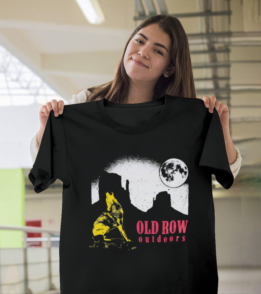 Old Row Outdoors Coyote Moon Silhouette Desert Scene T-Shirt