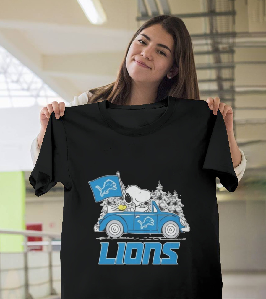 Detroit Lions Snoopy Peanuts Car Christmas Sports T-Shirt