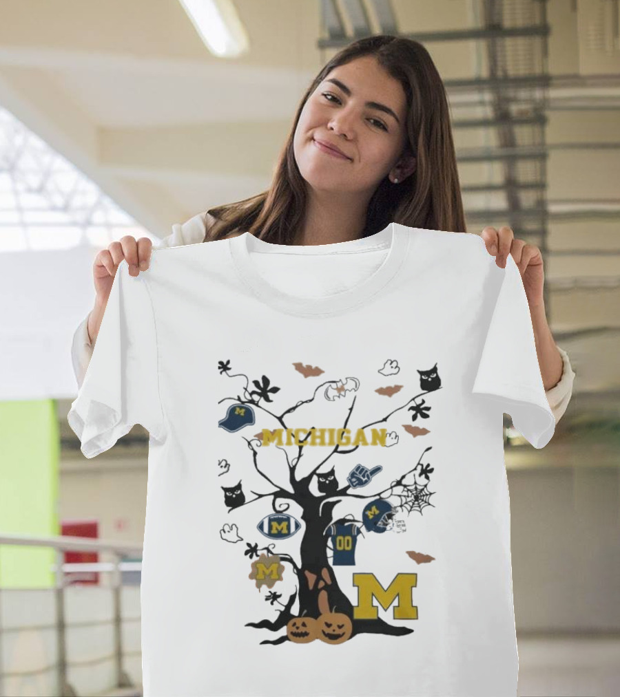 Michigan Wolverines 2024 Halloween Tree with Pumpkins and Bats T-Shirt