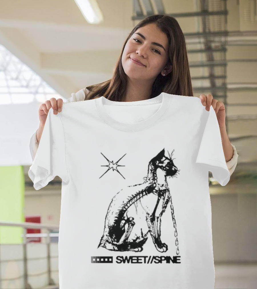 SWEET//SPINE Cat With Starburst And Chain Detail T-Shirt