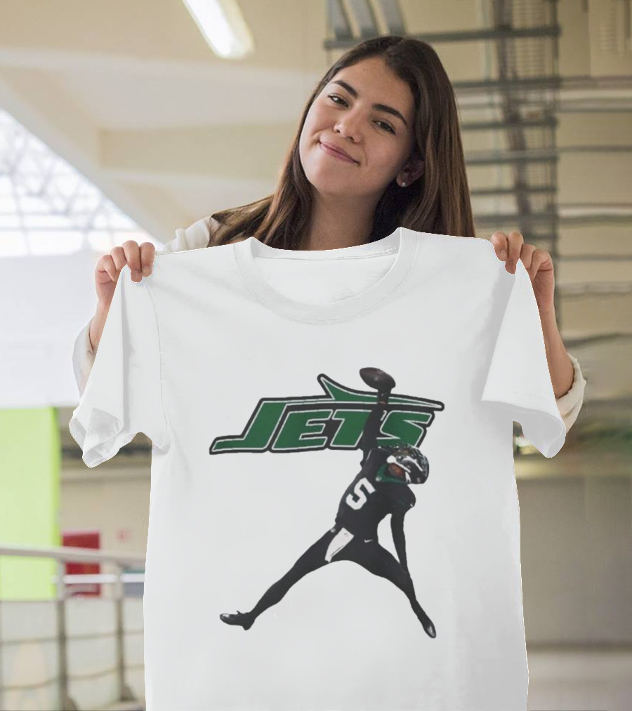Garrett Wilson 5 New York Jets NFL Player Pose With Jets T-Shirt