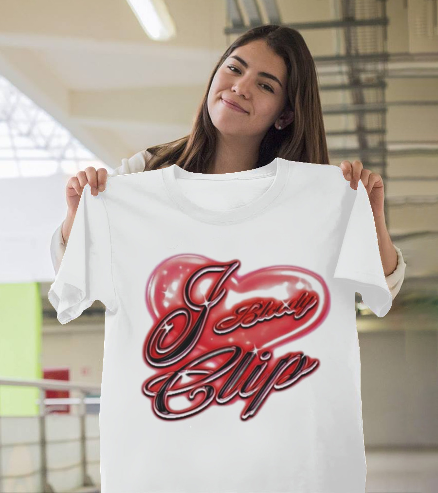 I Love Bloody Clip Heart Airbrush Imnotclip T-Shirt