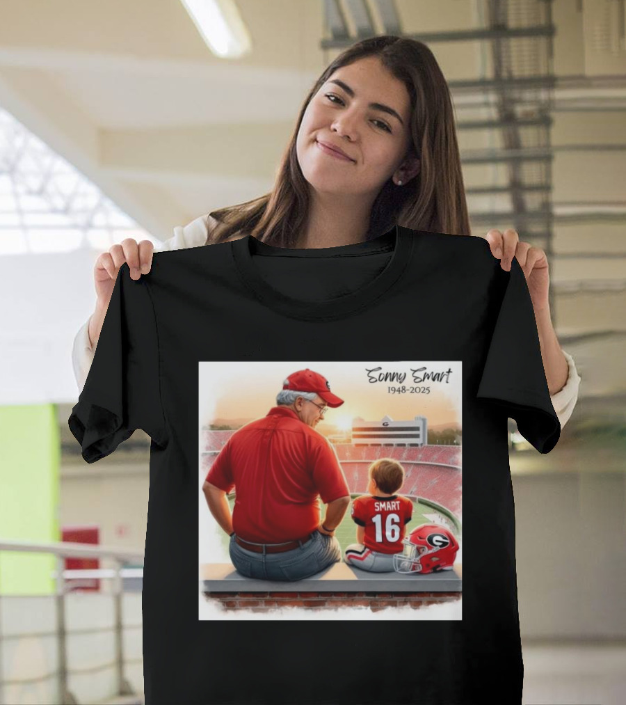 Brock Bowers Sonny Smart 1948-2025 Georgia Stadium Grandpa and Child Football Scene T-Shirt