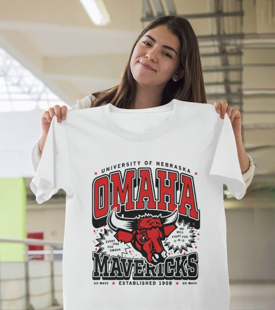 Omaha Mavericks Max Collegiate Bull Symbol With Stars T-Shirt