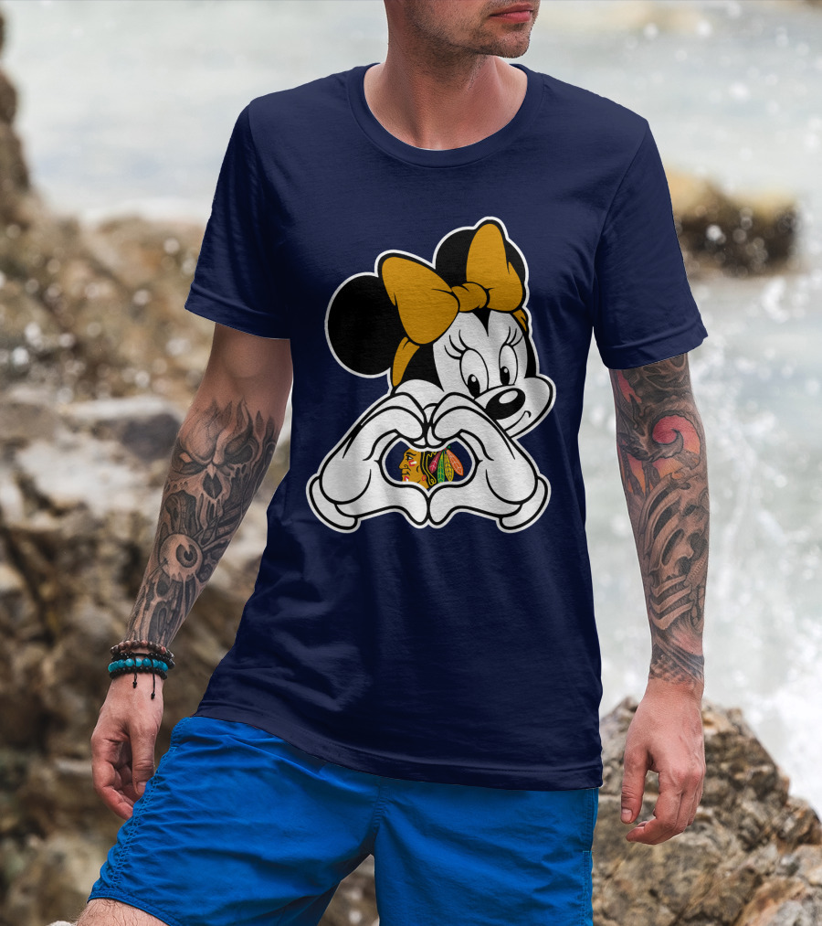 Minnie Mouse Hand Heart Chicago Blackhawks T-Shirt