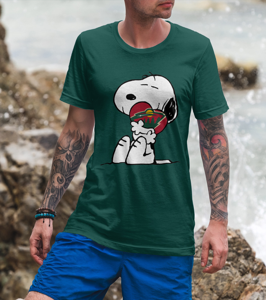 Minnesota Wild Snoopy Hugging Heart T-Shirt