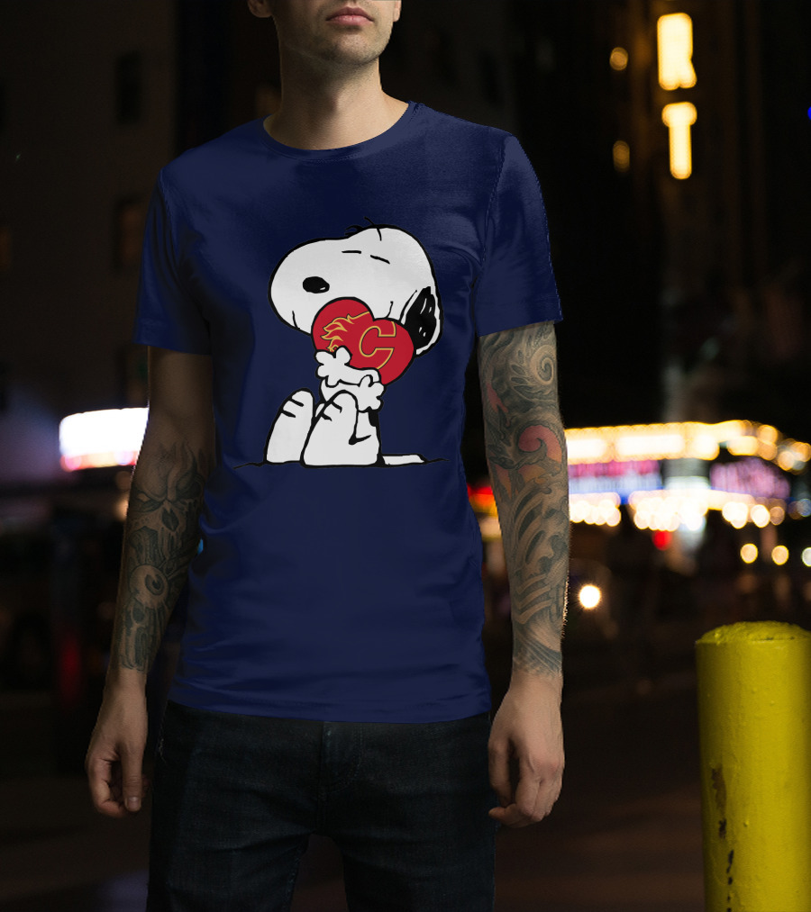 Snoopy Hugging Calgary Flames Heart T-Shirt