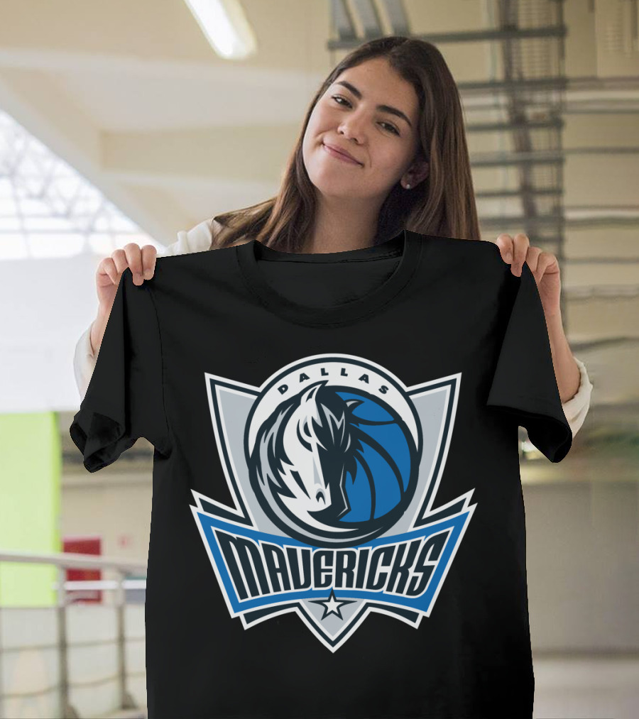 Dallas Mavericks Basketball Team T-Shirt