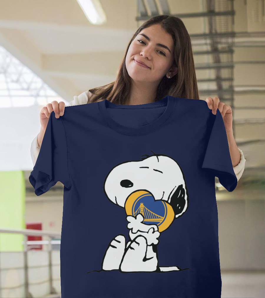 Snoopy Hugging Golden State Warriors Basketball Heart T-Shirt