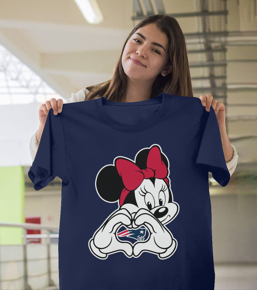 Minnie Mouse Heart Hands New England Patriots T-Shirt