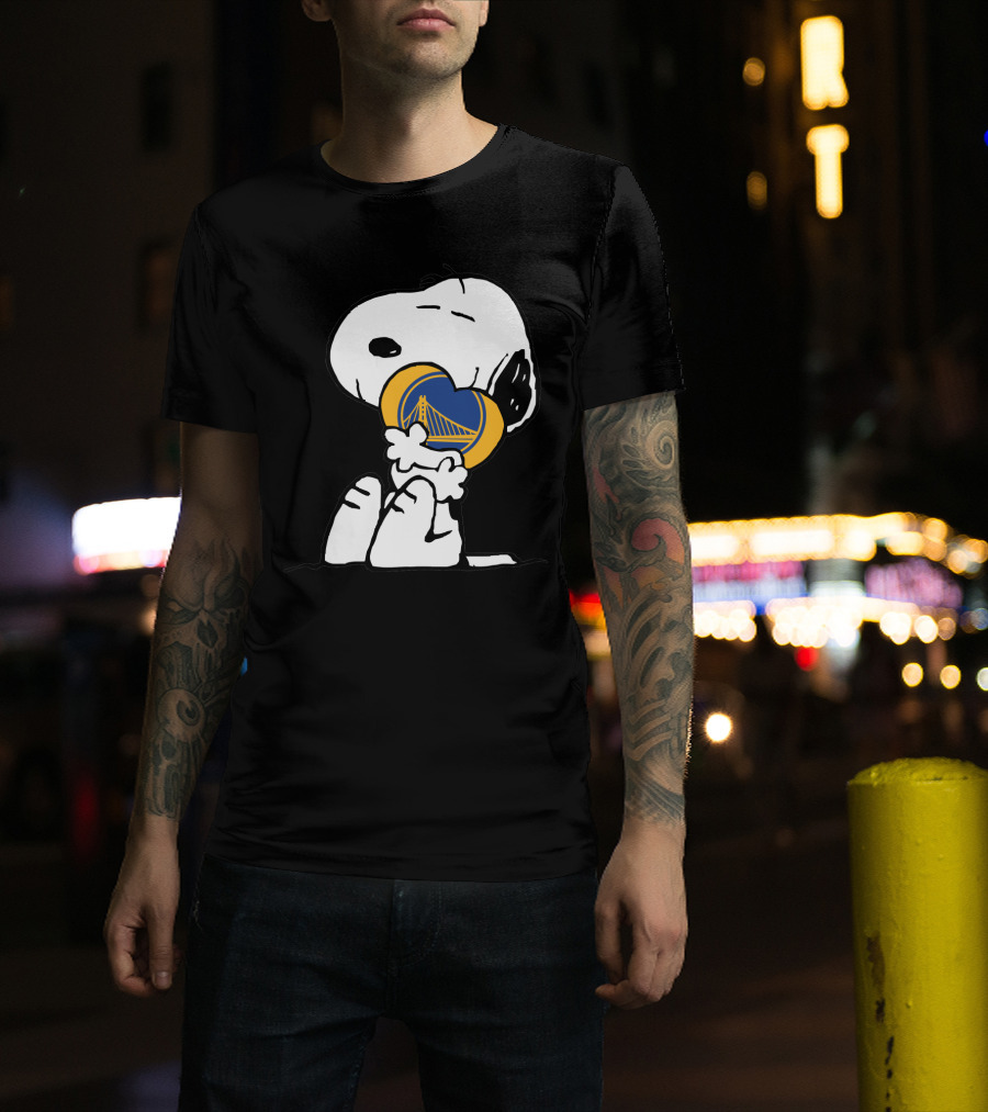 Golden State Warriors Snoopy Hugging Heart With Bridge T-Shirt