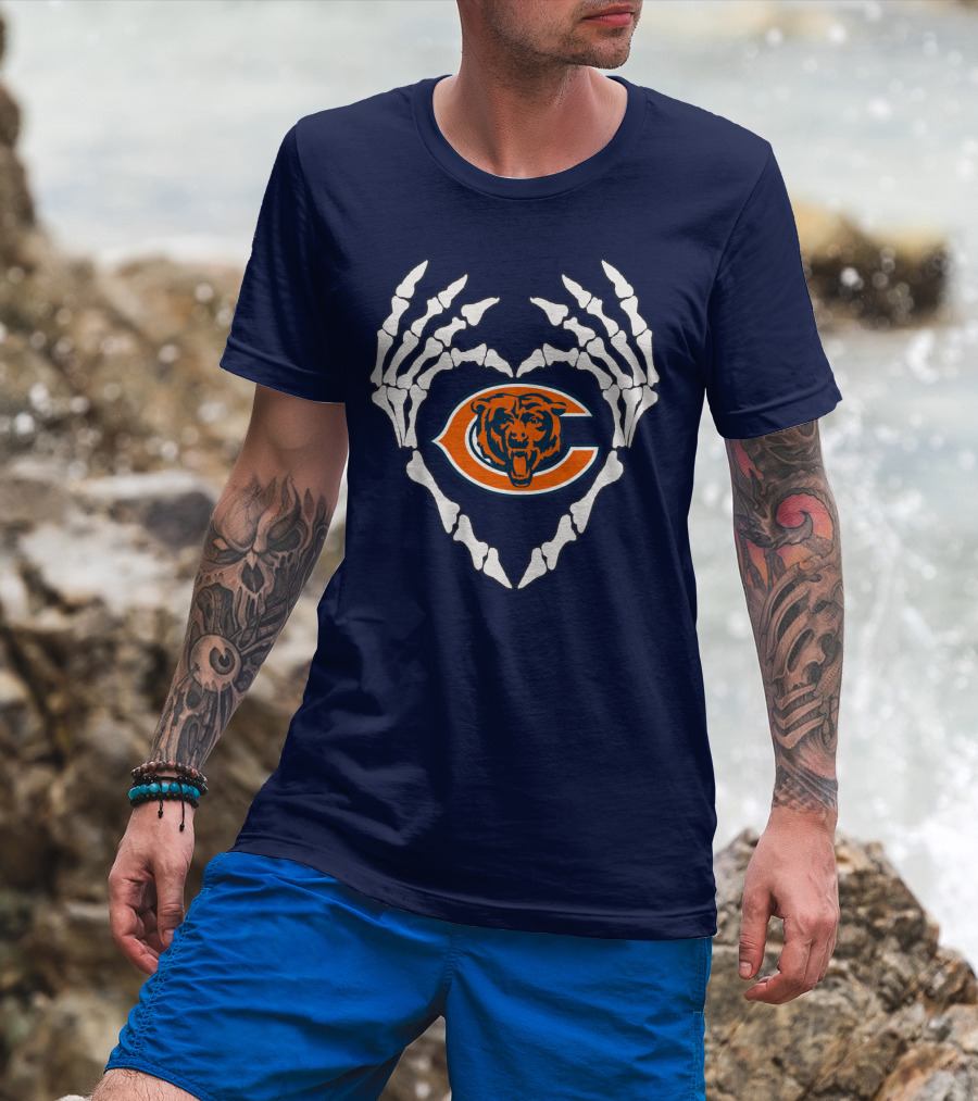 Chicago Bears Skeleton Hands Heart T-Shirt