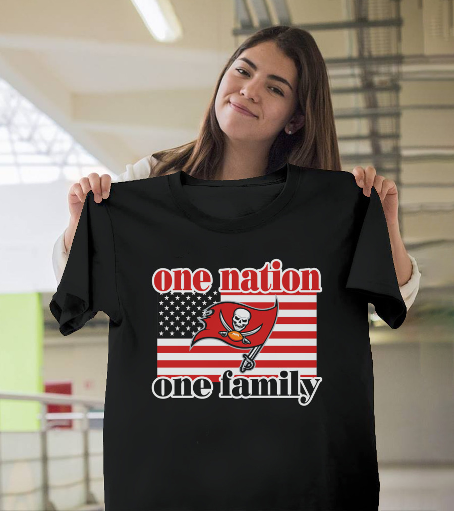 One Nation One Family Tampa Bay Buccaneers American Flag T-Shirt