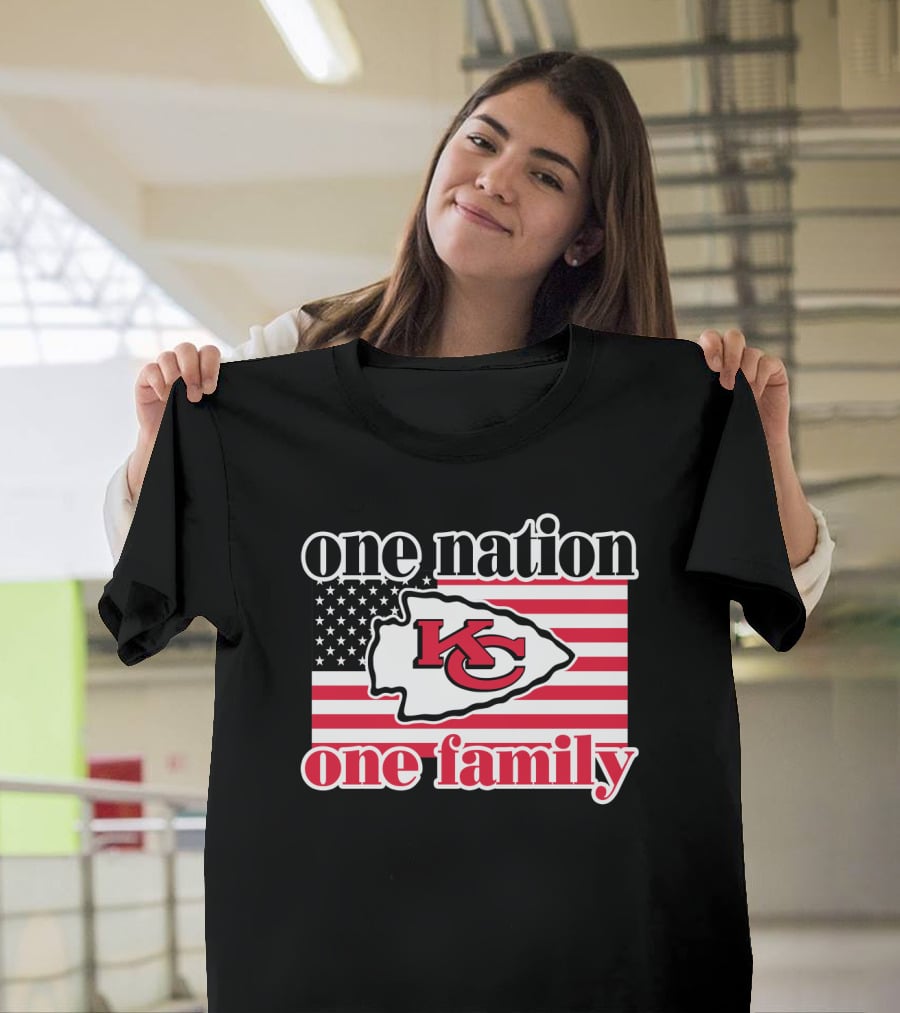 One Nation One Family Kansas City Chiefs Usa Flag T-Shirt