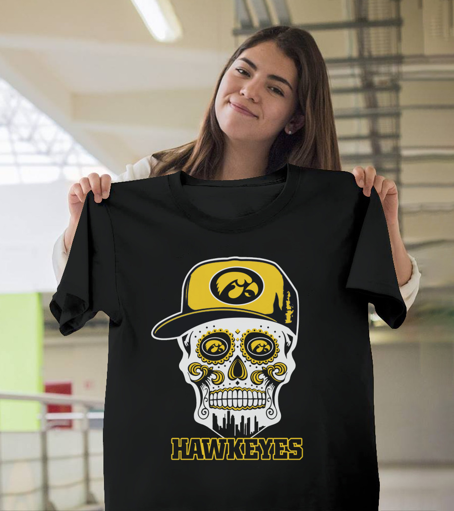Iowa Hawkeyes Skull With Cap And City Skyline T-Shirt