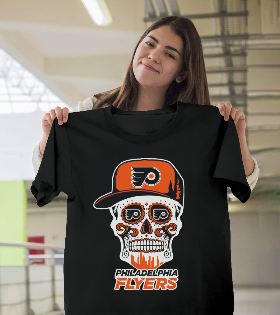Philadelphia Flyers Skull Art With Cap And Skyline T-Shirt
