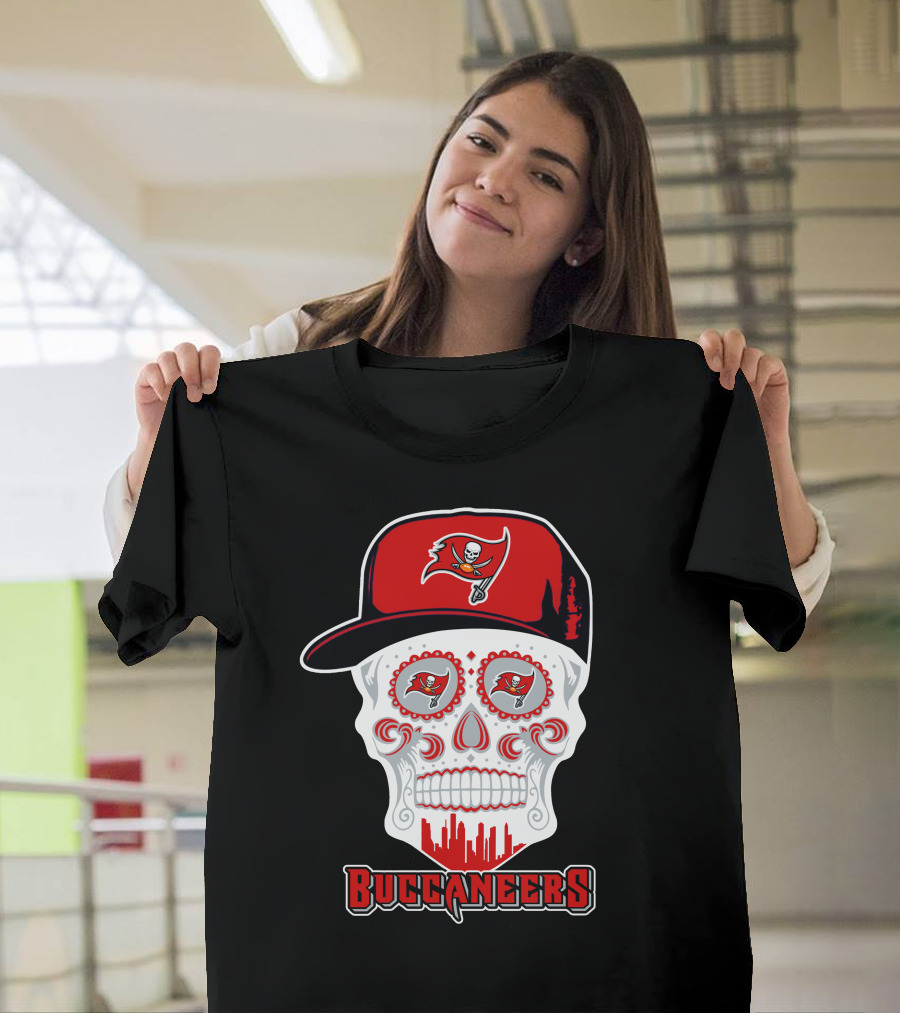 Tampa Bay Buccaneers Skull With Hat T-Shirt