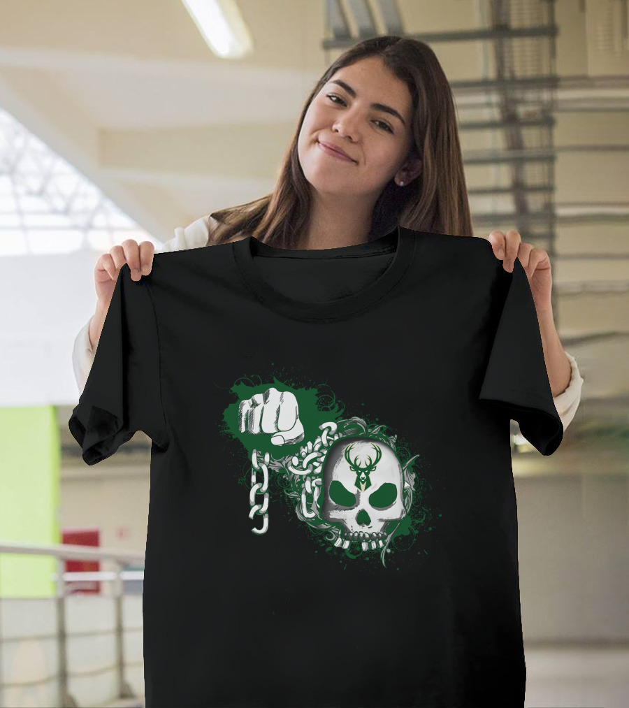 Milwaukee Bucks Skull With Fist And Chain T-Shirt