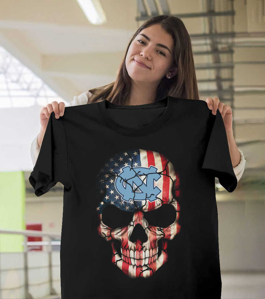 North Carolina Tar Heels American Flag Skull T-Shirt