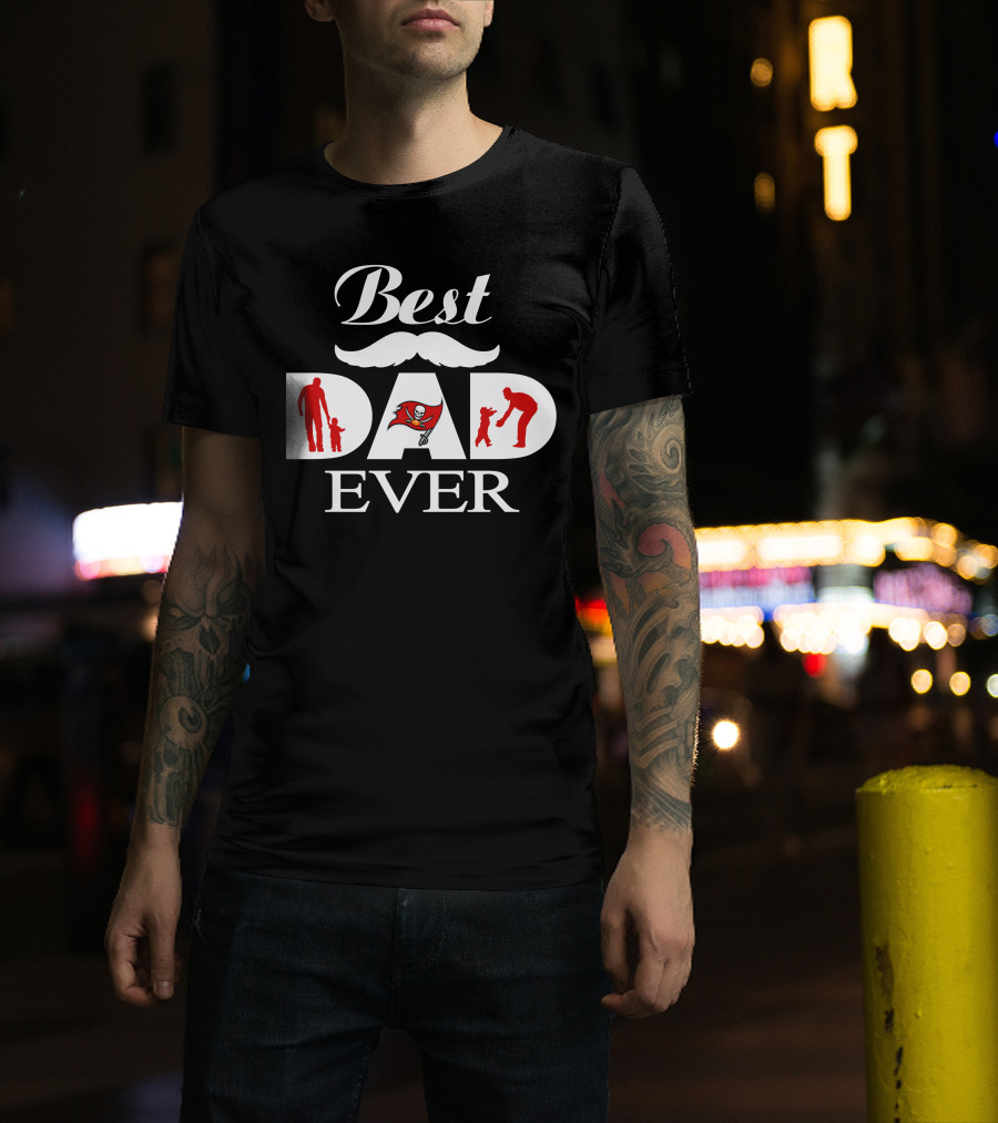 Tampa Bay Buccaneers Best Dad Ever Fathers Day Football Gift T-Shirt